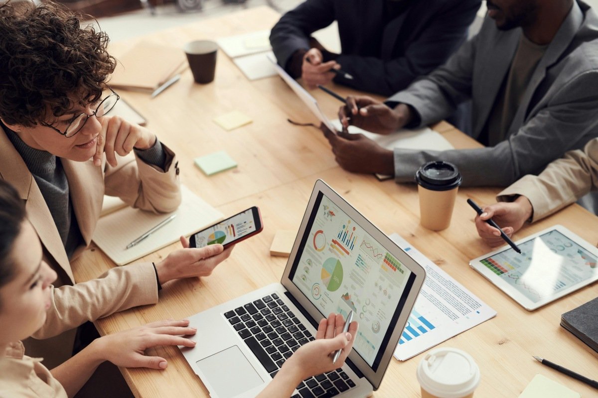 Turning Numbers into Narratives: The Art of Data-Driven Marketing